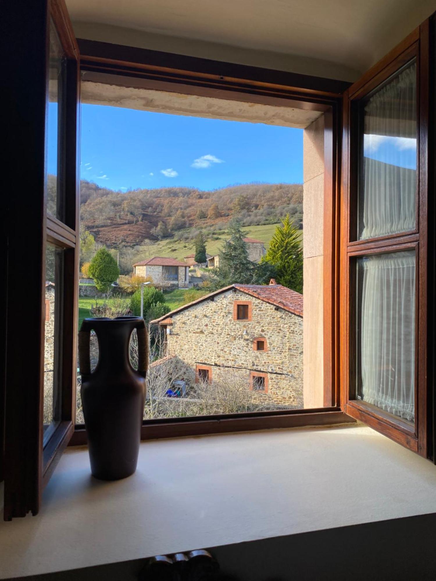 Penzion La Casona De Lombrana, En Polaciones Exteriér fotografie